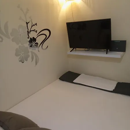 Mario's 14 * Corfu (city)